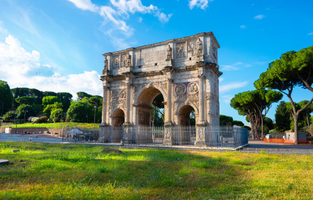 Arch of Constantine at the end of the palatine hill. Rome, Italyの写真素材