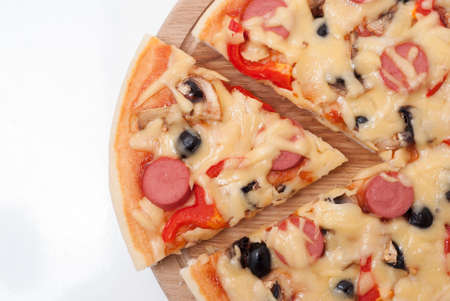 appetizing freshly baked pizza on the table
の写真素材