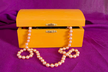  pearl necklace in an old box orangeの写真素材