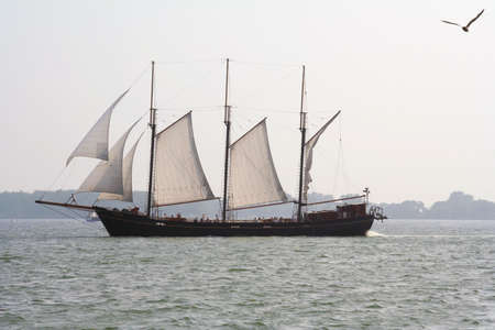 A Pirate Ship Sailing in Toronto Harborの写真素材