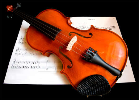 Violin on a Music Sheetの写真素材