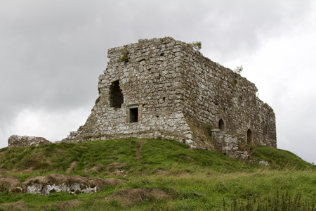Ancient castle ruins in remote Irelandの写真素材