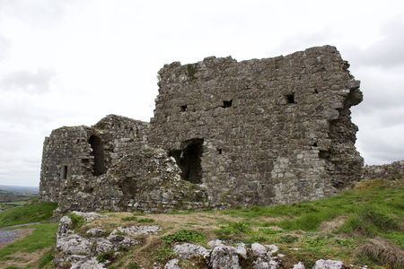 Ancient castle ruins in remote Irelandの写真素材