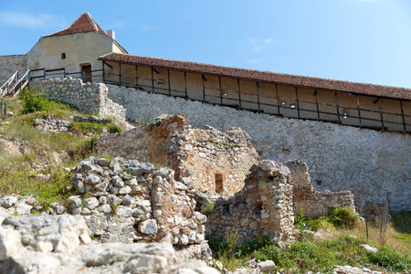 Detail of destroyed ruined walls of medieval Rasnov citadel in Rasnov, Brasov county, Romania.のeditorial素材