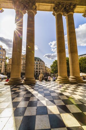 20 -August -2019, different tourist points to visit, street life in London on a sunny summer day.のeditorial素材