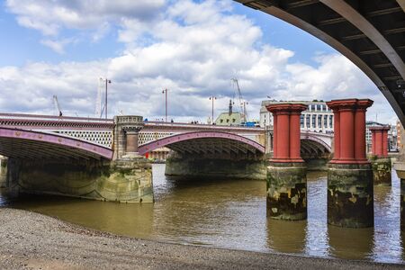 20 -August -2019, different tourist points to visit, street life in London on a sunny summer day.のeditorial素材