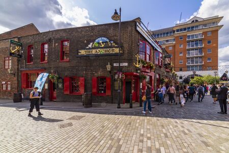 20 -August -2019, different tourist points to visit, street life in London on a sunny summer day.のeditorial素材