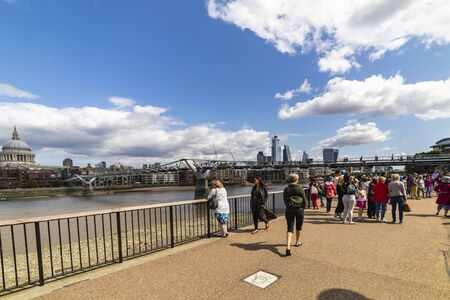 20 -August -2019, different tourist points to visit, street life in London on a sunny summer day.のeditorial素材