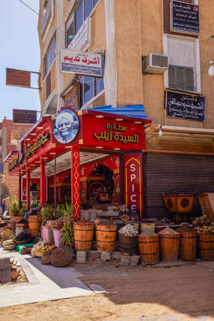 Aswan, Egypt.14 April.2021.Traditional spices bazaar with herbs and spices.のeditorial素材