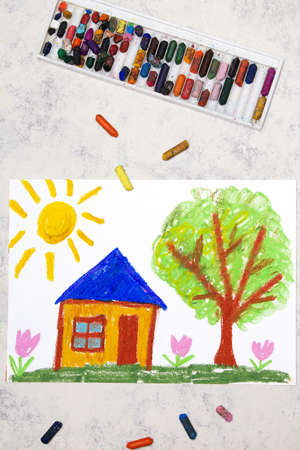 Photo of colorful drawing: Sunny day,a small cute house next to a tree. Idyllic spring rural landscape.
の写真素材