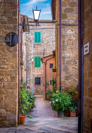 Captivating narrow street of old Pienza town in Tuscanyのeditorial素材