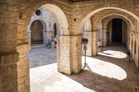 DUBROVNIK, CROATIA - JULY 17, 2018: Tourists admire architecture of Lovrjenac fortress in Dubrovnik, Croatiaのeditorial素材