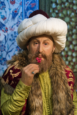 Wax sculpture of Fatih Sultan Mehmet at Madame Tussauds Istanbul. Fatih Sultan Mehmet is a famous Ottoman sultan who conquered Constantinople.のeditorial素材