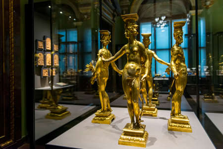 Golden statues from Imperial Treasury Exhibition inside Kunsthistorisches Museum, Vienna, Austria.のeditorial素材