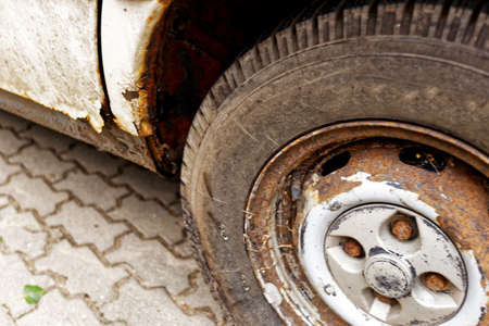 rusty carの写真素材