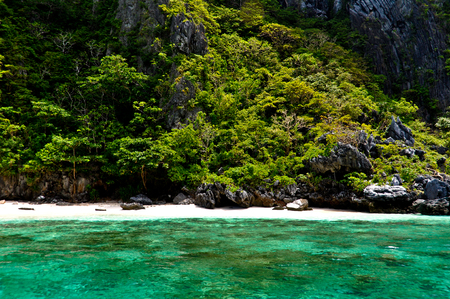 Tropical paradise islands, rocks around El Nido, Philippinesの写真素材