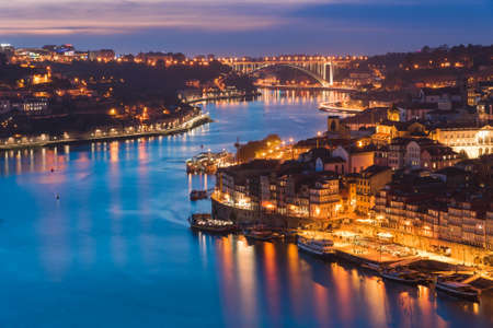 Night View of Douro River Between Porto and Vila Nova de Gaia Cities in Portugalのeditorial素材