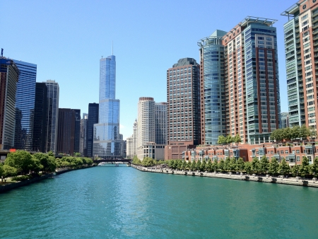 Photograph of the Trump Tower and the Chicago Riverの素材