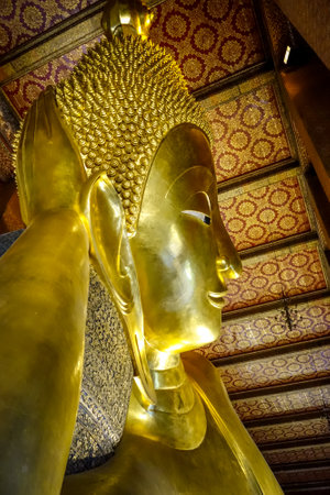 Reclining Buddha in Wat Pho Buddhist temple, Bangkok, Thailandのeditorial素材