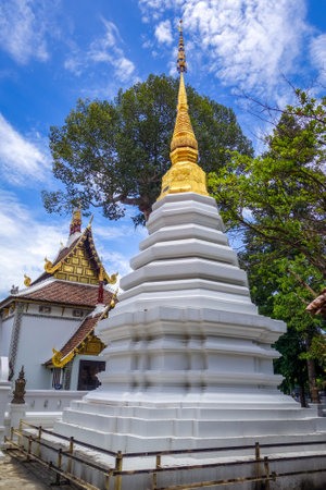 Wat Chedi Luang temple buildings in Chiang Mai, Thailandのeditorial素材