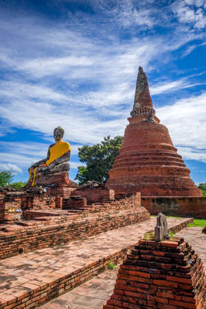 Buddha statue in Wat Lokaya Sutharam temple, Ayutthaya, Thailandの写真素材