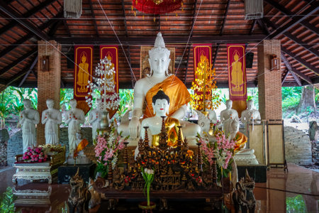 Buddha statue in Wat Palad monastery temple, Chiang Mai, Thailandのeditorial素材