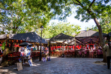 PARIS/FRANCE - September 6, 2019 : Terraces of restaurants on Place du Tertre at the Butte Montmartreのeditorial素材