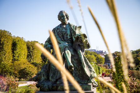 Buffon bronze statue in the Jardin des plantes Park, Paris, Franceのeditorial素材