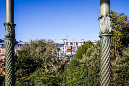 PARIS/FRANCE - September 19, 2019 : Haussmann building view from the Jardin Des Plantes Parkのeditorial素材