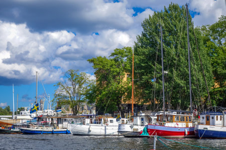 Stockholm/Sweden - July 29, 2017 - Boats in Gamla Stan pierのeditorial素材