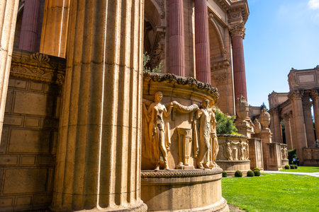 The Palace of Fine Arts in San Francisco, an architectural masterpiece with classical columns, is surrounded by lush greeneryの写真素材
