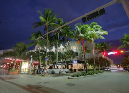 MIAMI, FL - JAN 31: Lincoln Road, pedestrian road running east-west between 16th Street and 17th Street on Jan 31, 2013 in Miami Beach, Florida, USA. Once open to vehicular traffic, it now hosts a pedestrian row of shops, restaurants, galleries, and otherのeditorial素材