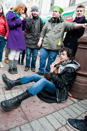 MOSCOW - APRIL 10: Unidentified people having fun on the holiday of spring and bubbles "Dreamflash" on April 10, 2011 on the famous pedestrian Arbat Street in Moscowのeditorial素材