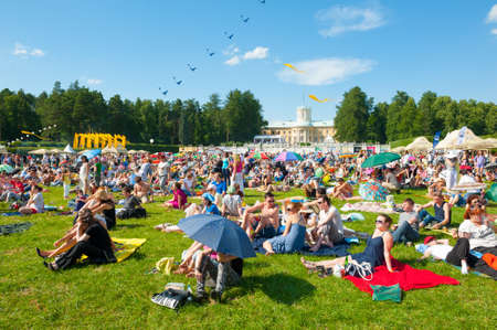 MOSCOW - JUNE 15: People attend open-air concert on X International Jazz Festival "Usadba Jazz" in Archangelskoye Museum-Mansion on June 15, 2013 in Moscowのeditorial素材