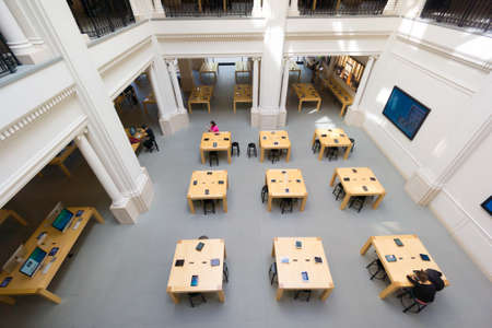 AMSTERDAM - AUGUST 28: Apple store interior on August 28, 2014 in Amsterdam.のeditorial素材