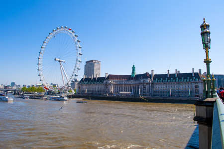 View the London Aquarium and the London Eye from Westminster Bridge のeditorial素材