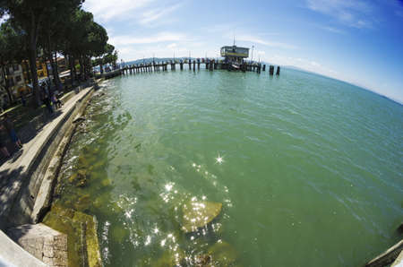 The curvature of the earth on the lake の写真素材