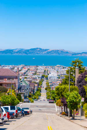 San Francisco skyline view from the hills.のeditorial素材