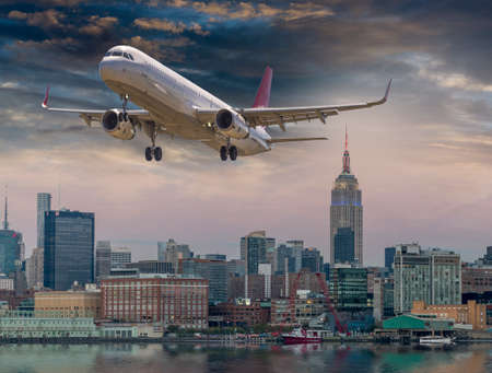 Airplane over Manhattan.のeditorial素材