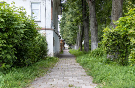 Empty sidewalk in ancient town of Suzdalの写真素材