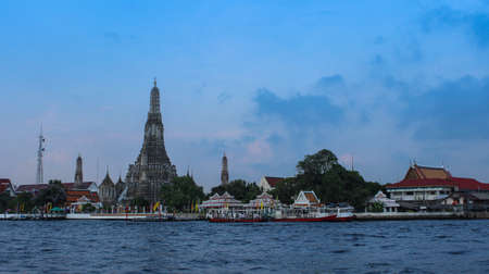 Wat Arun is located along the Chao Phraya Riverの写真素材