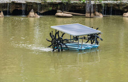 machine increase the oxygen in the water by Solar energy.の写真素材