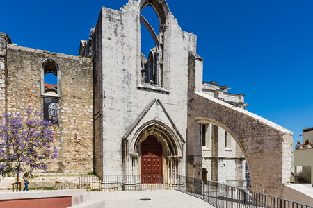 Carmo Convent in Lisbon, Portugal. The medieval convent was ruined during the sequence of the 1755 Lisbon earthquake.の写真素材