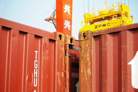 Container terminal, China import and export trade is still growing