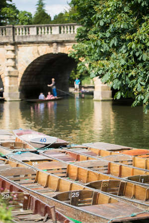 Boating In Punts On River Cherwell In Oxfordの写真素材