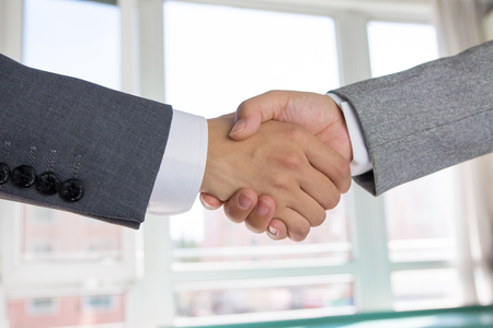 business people handshakingのeditorial素材