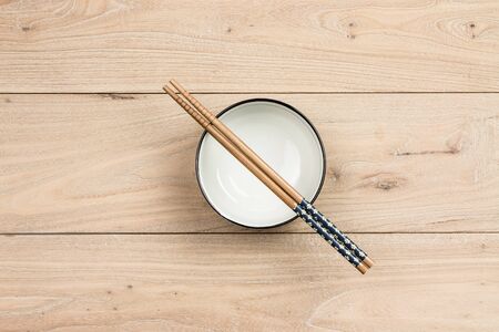 Empty bowl in the woodの写真素材