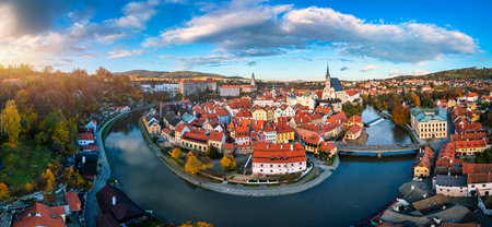 Panoramic view of Cesky Krumlov town on Vltava riverbank on autumn day overlooking medieval Castle, Czech Republic. View of old town of Cesky Krumlov, South Bohemia, Czech Republic.の写真素材