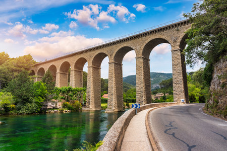 Pont-aqueduc de Galas (Galas Aqueduct Bridge) national historic monument over river Sorgue, Fontaine-de-Vaucluse, Provence, France. Pont-aqueduc de Galas over river Sorgue, Fontaine de Vaucluse.の写真素材