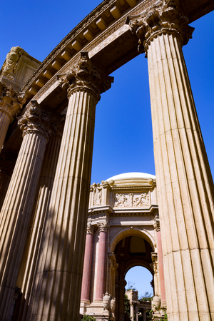 Three columns near the palace of fine arts in San Francisco, California.のeditorial素材